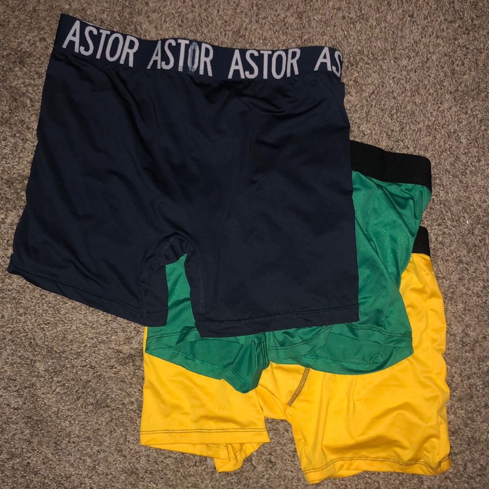 3 pairs of underwear